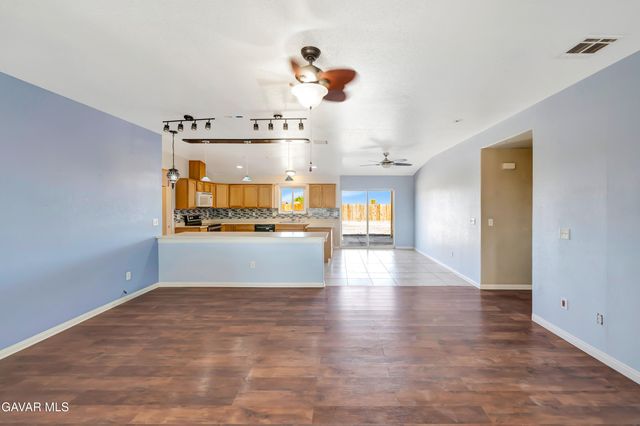 9011 Viburnum Avenue, California City, CA 93505