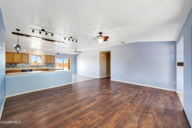 9011 Viburnum Avenue, California City, CA 93505