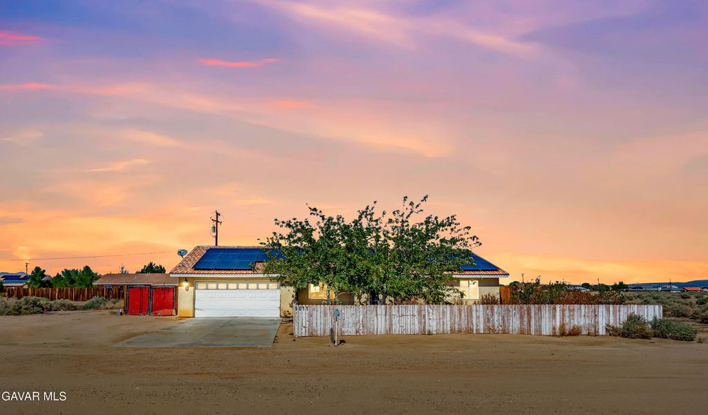 9011 Viburnum Avenue, California City, CA 93505