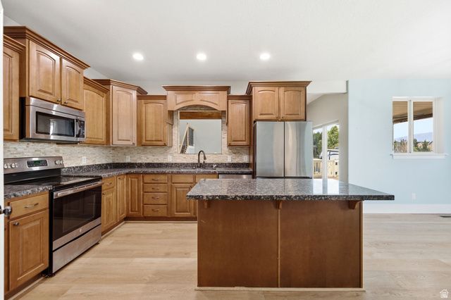 1662 S COUNTRY LN, Lehi, UT 84043