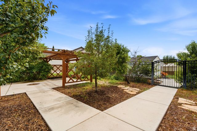 1662 S COUNTRY LN, Lehi, UT 84043