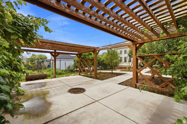 1662 S COUNTRY LN, Lehi, UT 84043