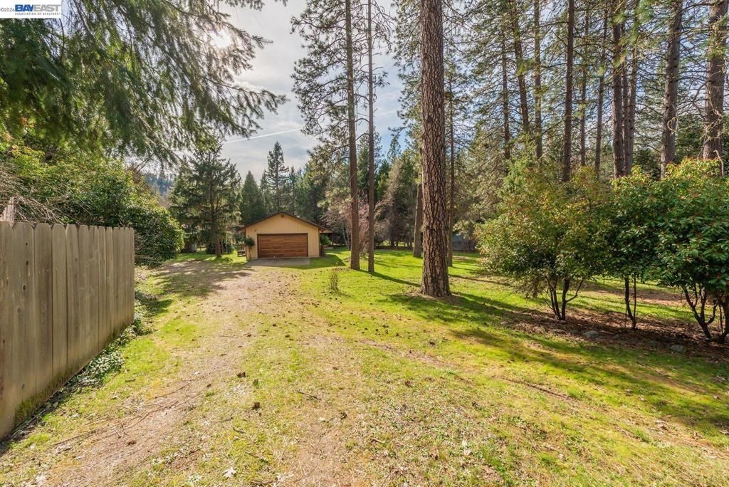 Image 44 of property listing at 376 376 Mountain View Dr., Lewiston, CA 96052