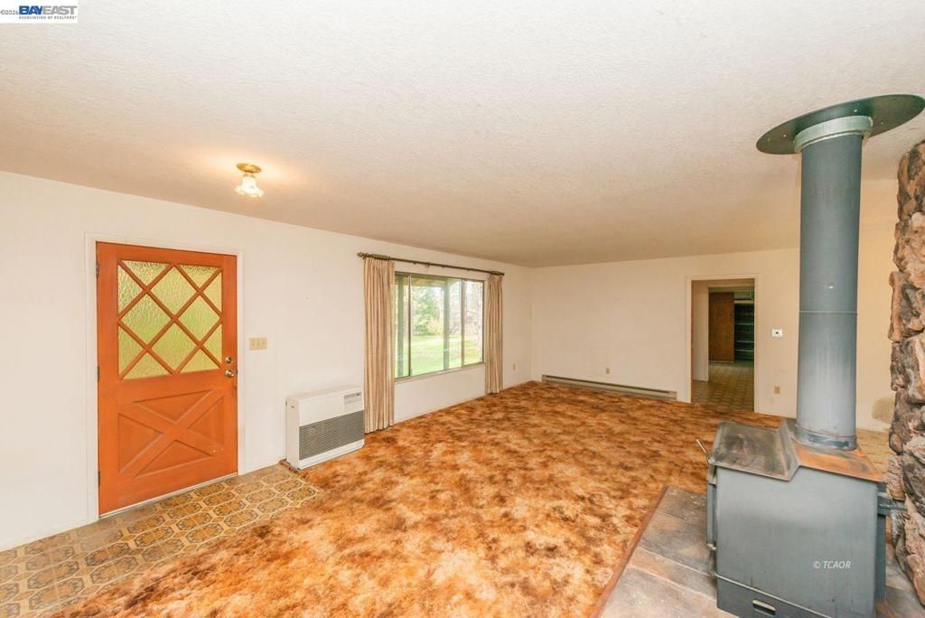 Image 6 of property listing at 376 376 Mountain View Dr., Lewiston, CA 96052