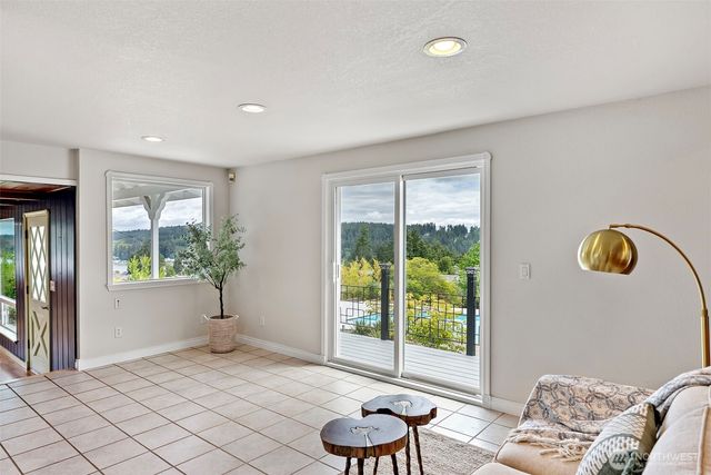 7415 Stinson Avenue, Gig Harbor, WA 98335