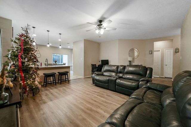 11214 Kingsnorth Drive, Tomball, TX 77375