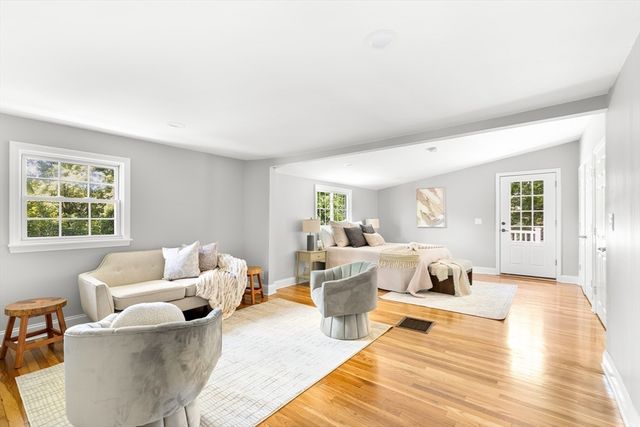 10 Kardon Rd, Boston, MA 02136