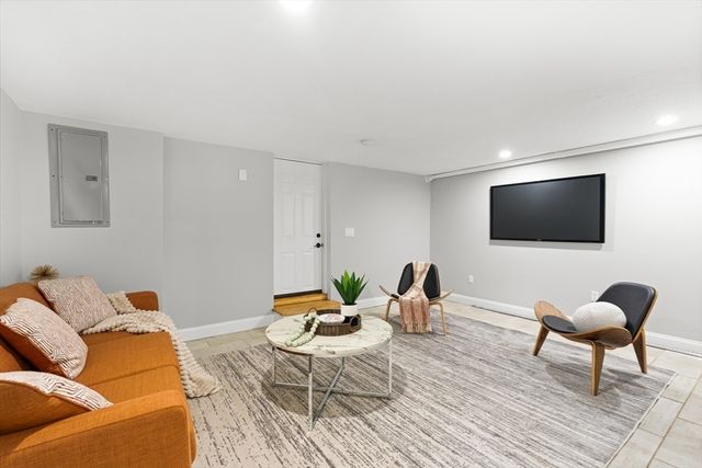 10 Kardon Rd, Boston, MA 02136