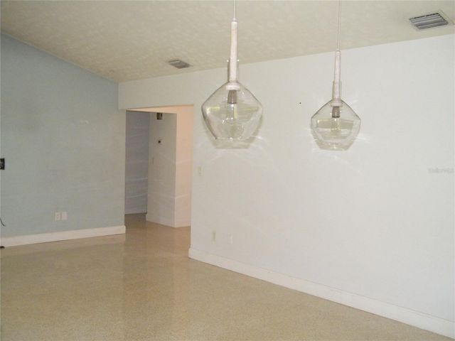 1060 JESSE AVENUE, Safety Harbor, FL 34695