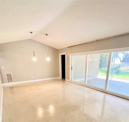 1060 JESSE AVENUE, Safety Harbor, FL 34695