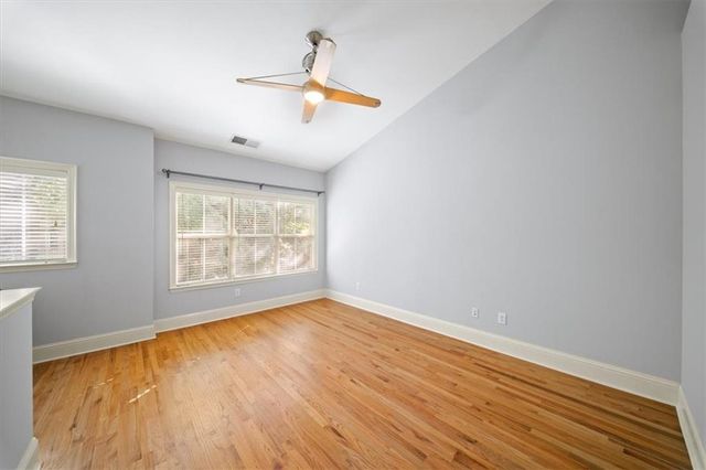1115 Glenridge Place NE, Sandy Springs, GA 30342