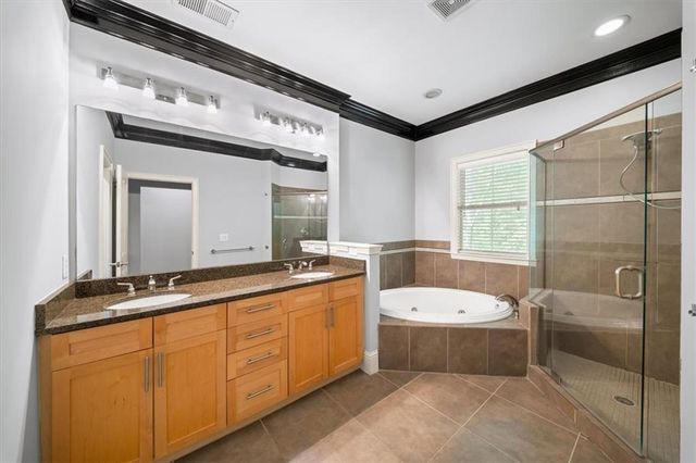 1115 Glenridge Place NE, Sandy Springs, GA 30342
