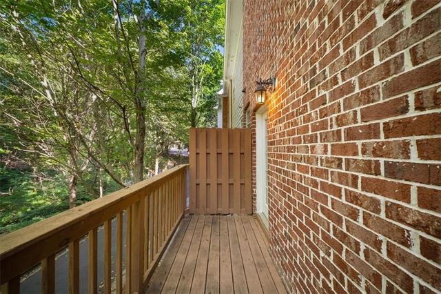 1115 Glenridge Place NE, Sandy Springs, GA 30342