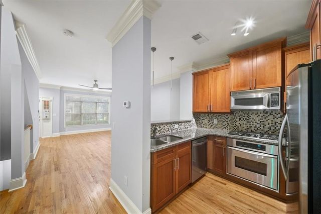 1115 Glenridge Place NE, Sandy Springs, GA 30342