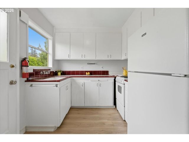 7714 Se HAROLD St, Portland, OR 97206