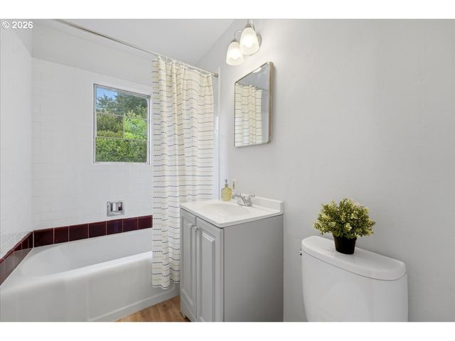 7714 Se HAROLD St, Portland, OR 97206