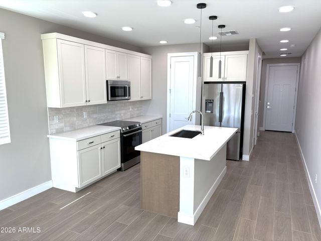 1011 E PASADENA Avenue, Phoenix, AZ 85014