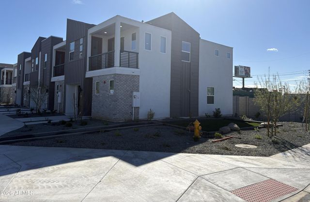 1011 E PASADENA Avenue, Phoenix, AZ 85014