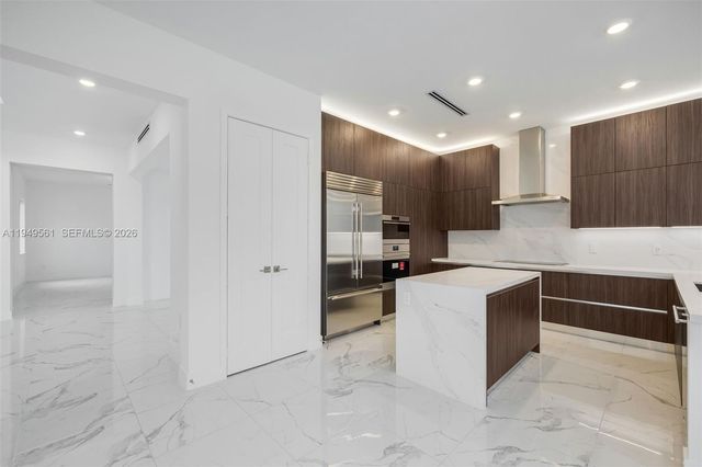 19749 NE 16th Place 19749, Miami, FL 33179