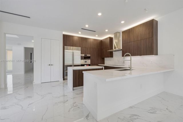 19749 NE 16th Place 19749, Miami, FL 33179