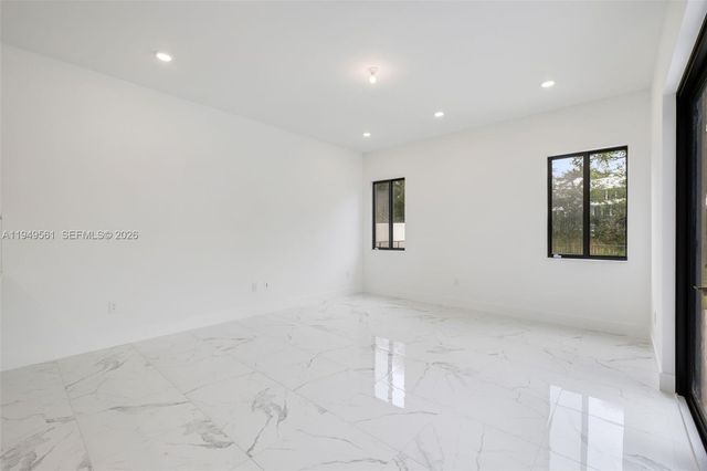19749 NE 16th Place 19749, Miami, FL 33179
