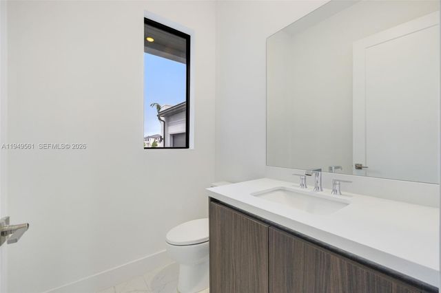 19749 NE 16th Place 19749, Miami, FL 33179