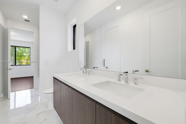 19749 NE 16th Place 19749, Miami, FL 33179