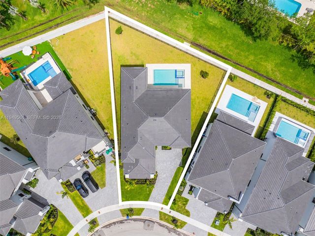 19749 NE 16th Place 19749, Miami, FL 33179