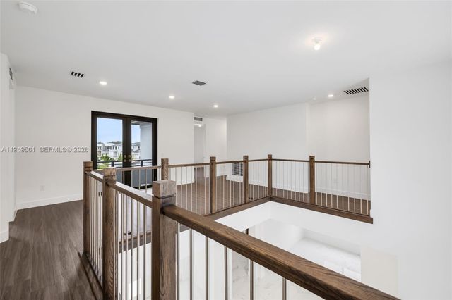 19749 NE 16th Place 19749, Miami, FL 33179