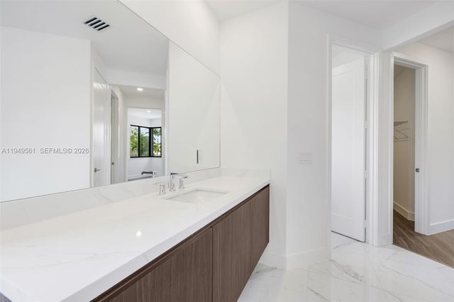 19749 NE 16th Place 19749, Miami, FL 33179