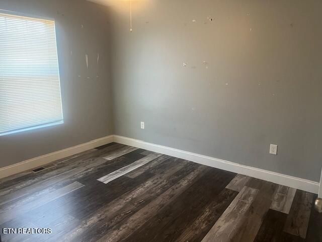 525 LOW VALLEY DR, Dandridge, TN 37725