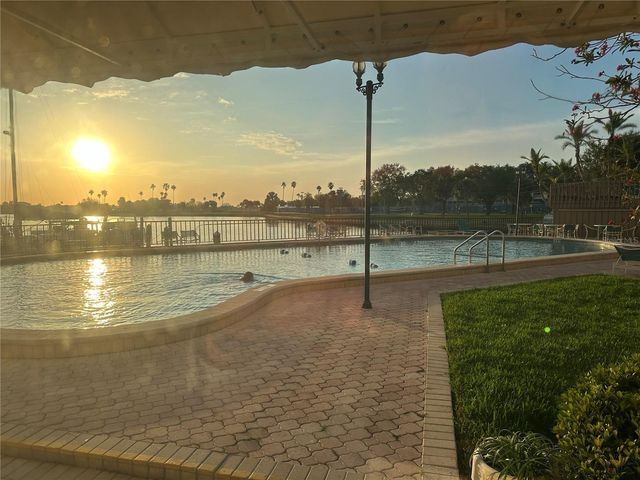 10355 PARADISE BOULEVARD 414, Treasure Island, FL 33706