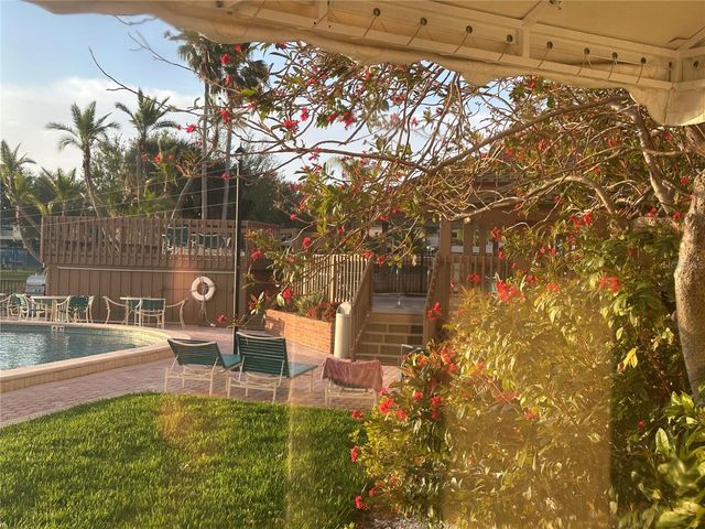 10355 PARADISE BOULEVARD 414, Treasure Island, FL 33706