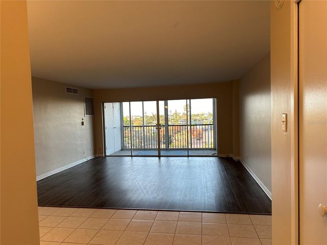 10355 PARADISE BOULEVARD 414, Treasure Island, FL 33706