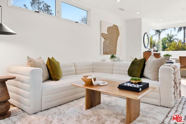 3464 Greenwood Avenue, Los Angeles, CA 90066