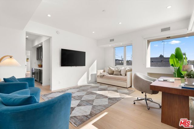 3464 Greenwood Avenue, Los Angeles, CA 90066