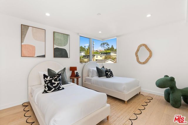 3464 Greenwood Avenue, Los Angeles, CA 90066
