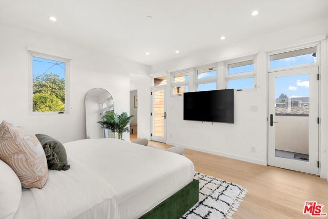 3464 Greenwood Avenue, Los Angeles, CA 90066