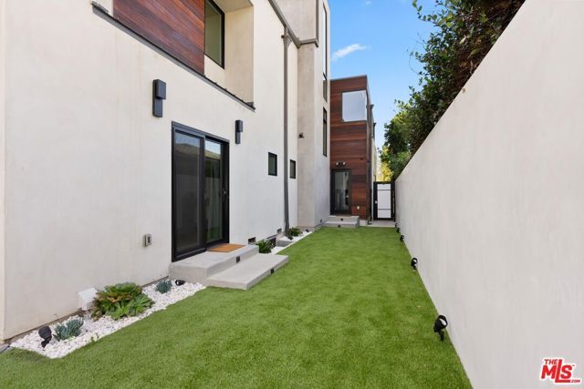3464 Greenwood Avenue, Los Angeles, CA 90066
