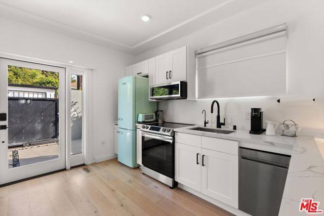 3464 Greenwood Avenue, Los Angeles, CA 90066
