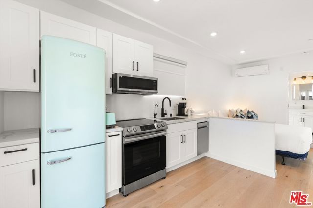 3464 Greenwood Avenue, Los Angeles, CA 90066