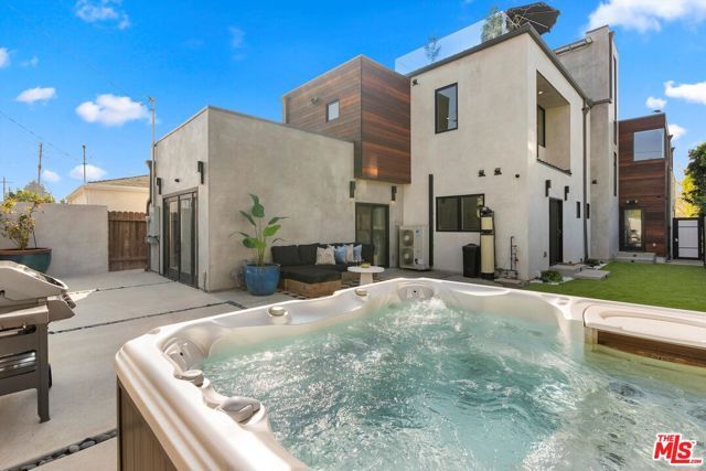 3464 Greenwood Avenue, Los Angeles, CA 90066