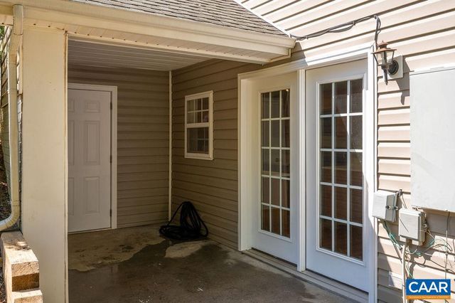 121 SUNDROPS CT, Charlottesville, VA 22902