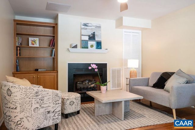 121 SUNDROPS CT, Charlottesville, VA 22902