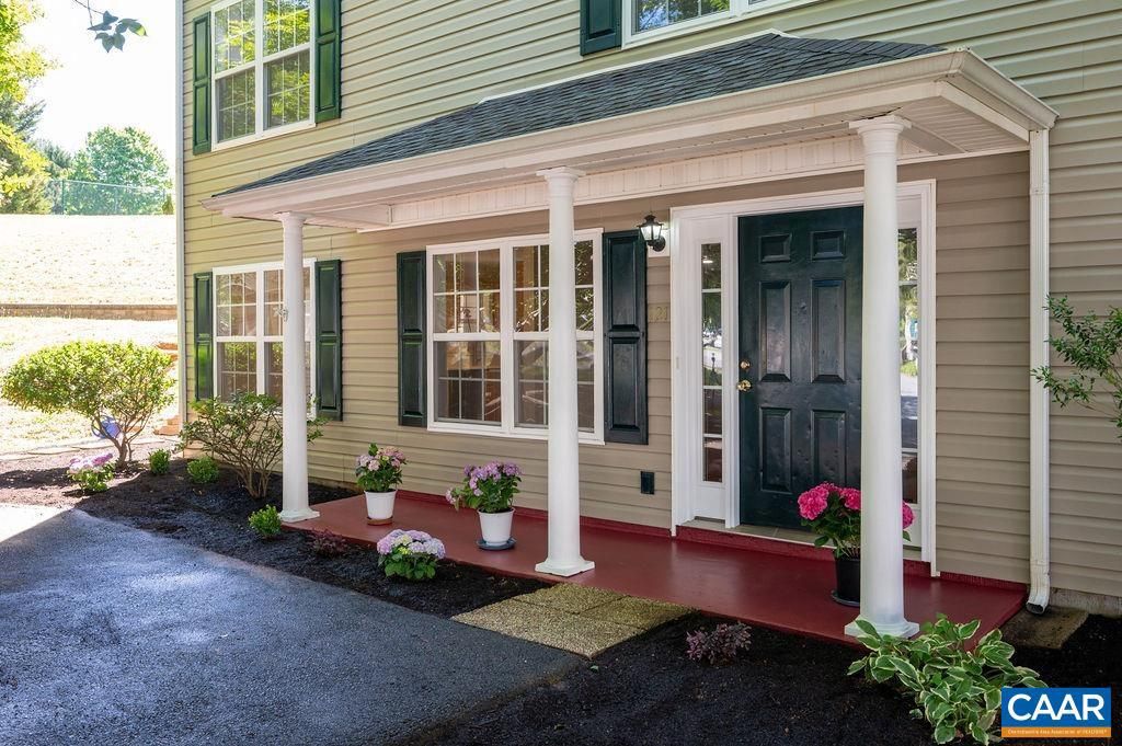 121 SUNDROPS CT, Charlottesville, VA 22902