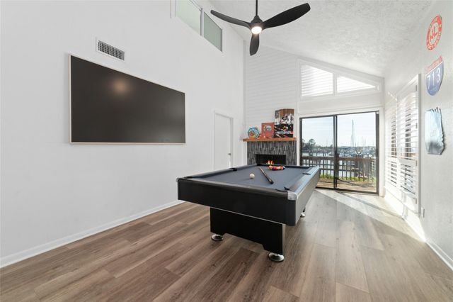 717 Davis Road, League City, TX 77573