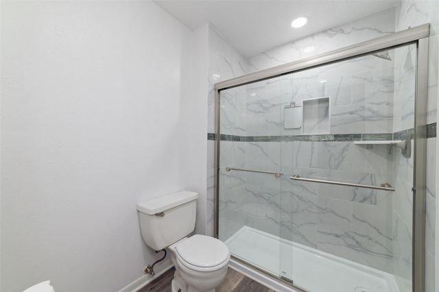 717 Davis Road, League City, TX 77573