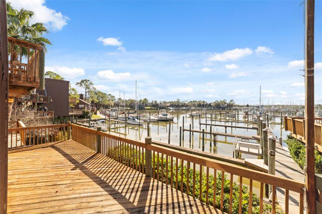 717 Davis Road, League City, TX 77573