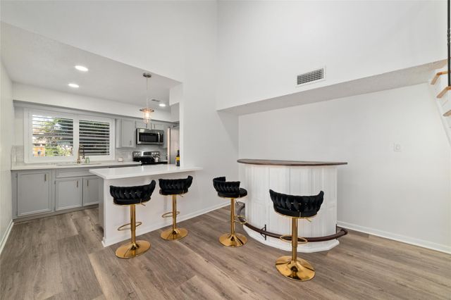 717 Davis Road, League City, TX 77573