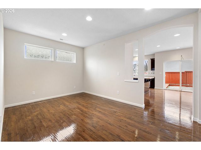 12312 Se ZION St, Damascus, OR 97089